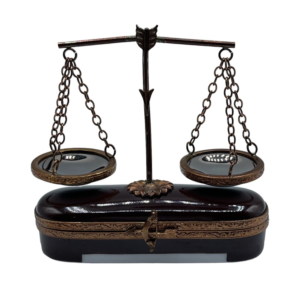 Limoges France Peint Main Scales of Justice Legal Law Porcelain Trinket Pill Box
